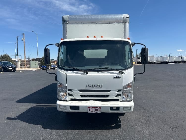 2020 Isuzu NPR — photo 2