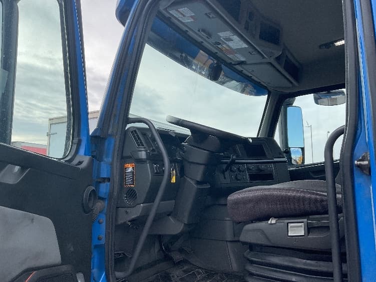 2021 Volvo — photo 9