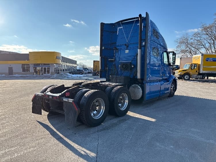 2021 Volvo — photo 7