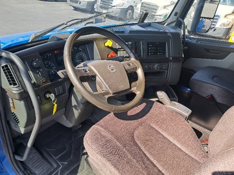 2021 Volvo VNL 760 — photo 10