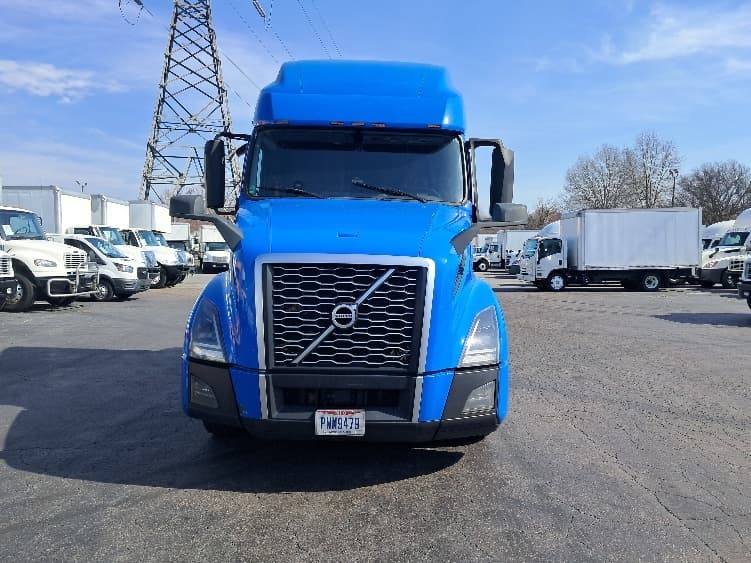2021 Volvo VNL 760 — photo 2