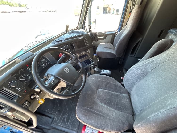 2021 Volvo VNL 760 — photo 10