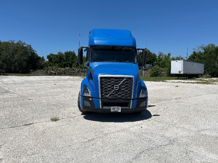 2021 Volvo VNL 760 — photo 2