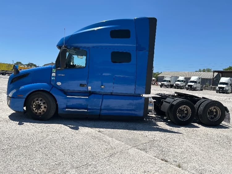 2021 Volvo VNL 760 — photo 4