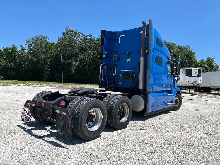 2021 Volvo VNL 760 — photo 7