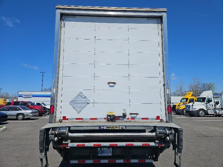 2021 Freightliner M2 112 — photo 7