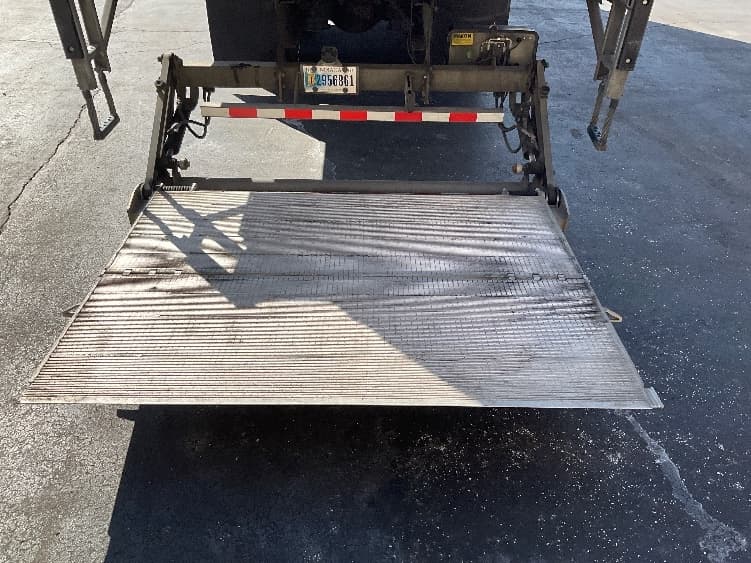 2021 Freightliner M2 112 — photo 6