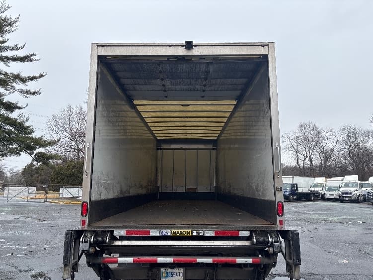 2021 Freightliner M2 106 — photo 8