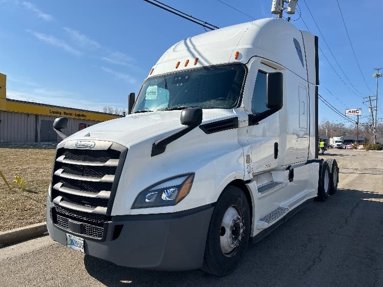 2020 Freightliner Cascadia — photo 3