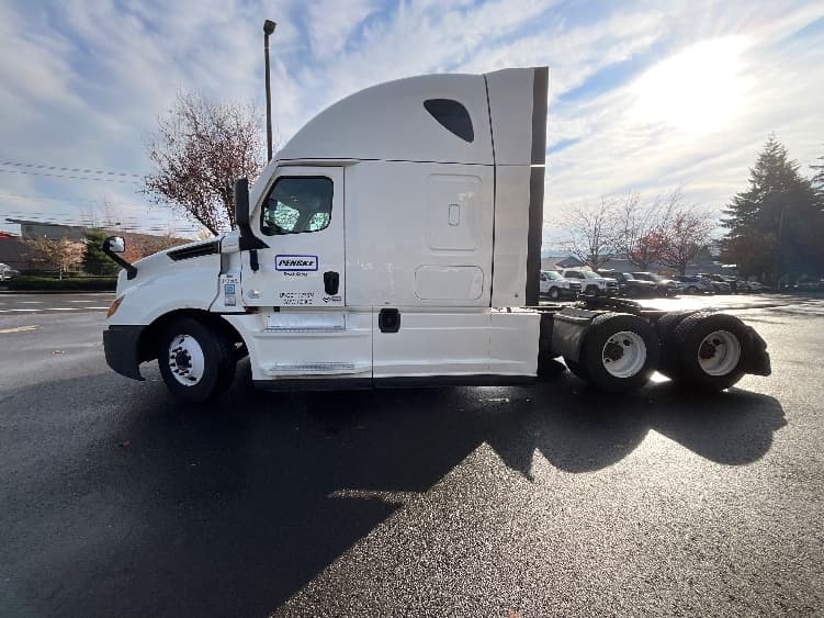 2020 Freightliner Cascadia — photo 4