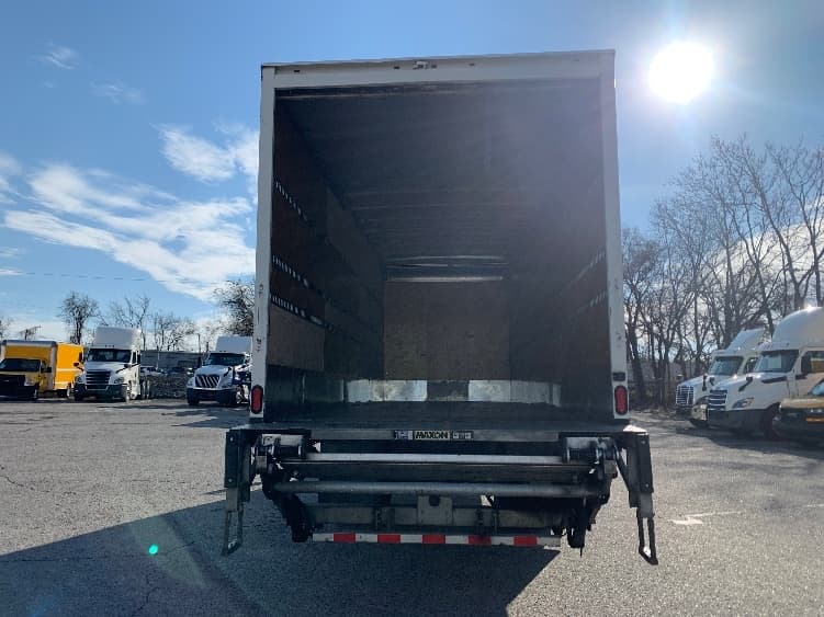 2021 Hino L6 — photo 8