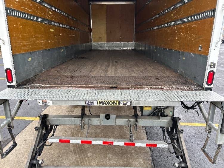 2021 Hino L6 — photo 10