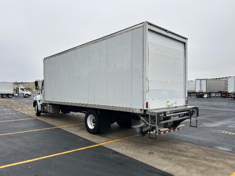 2021 Hino L6 — photo 6