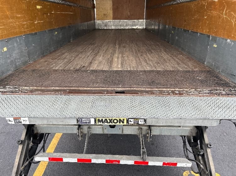 2021 Hino L6 — photo 10