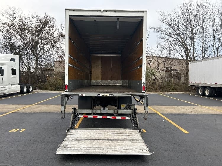 2021 Hino L6 — photo 9