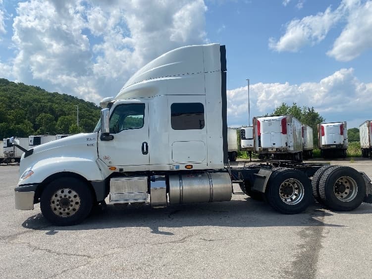 2021 International LT — photo 4