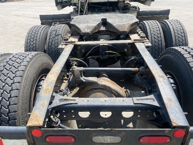 2021 International LT — photo 6