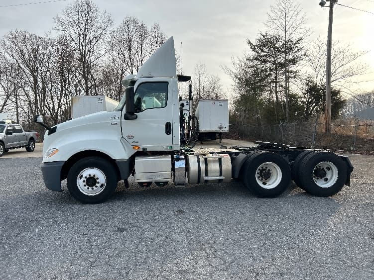 2021 International LT — photo 4