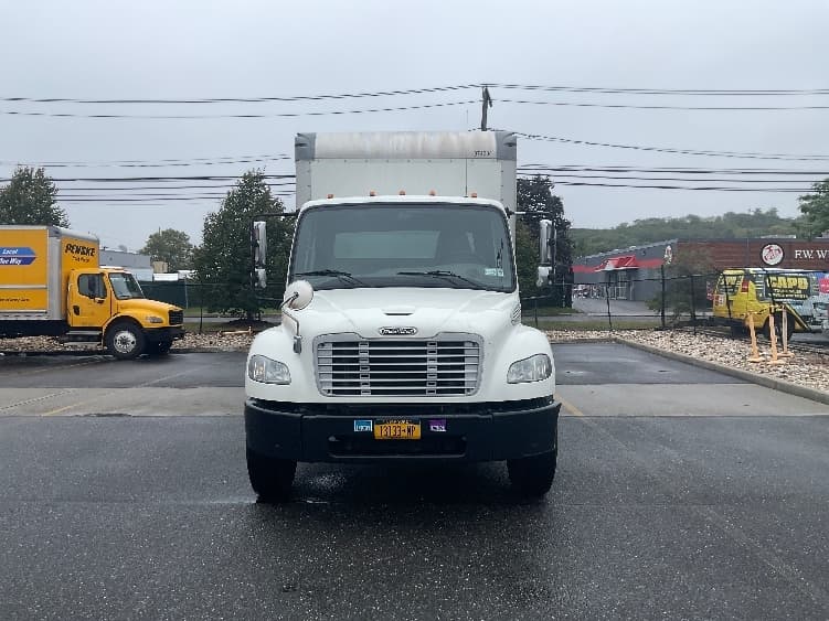 2021 Freightliner M2 106 — photo 2
