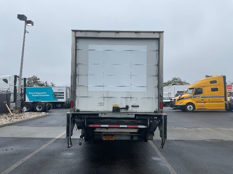 2021 Freightliner M2 106 — photo 7