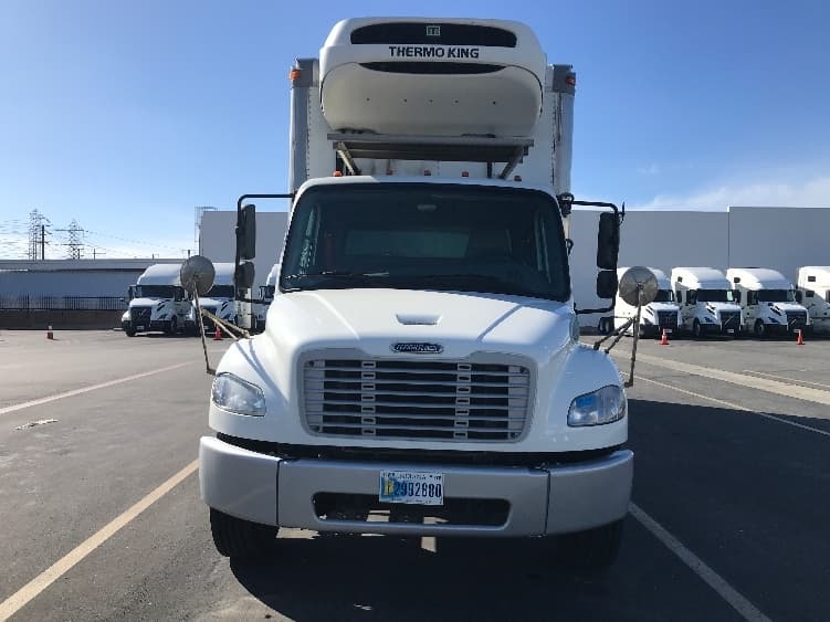 2021 Freightliner M2 106 — photo 2