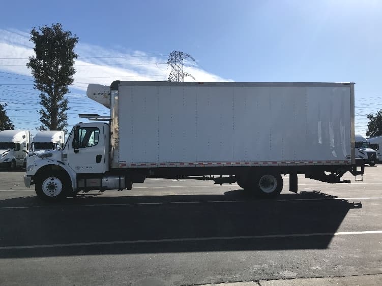 2021 Freightliner M2 106 — photo 4