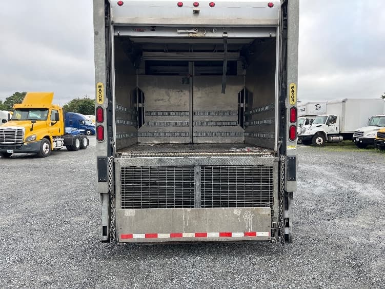 2021 Freightliner M2 106 — photo 8
