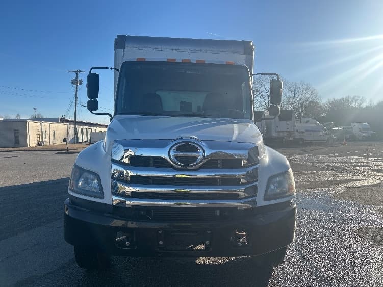 2021 Hino L6 — photo 2