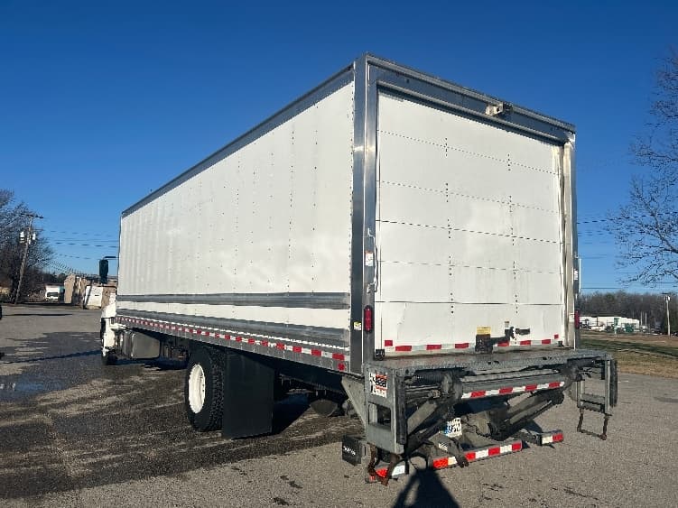 2021 Hino L6 — photo 6