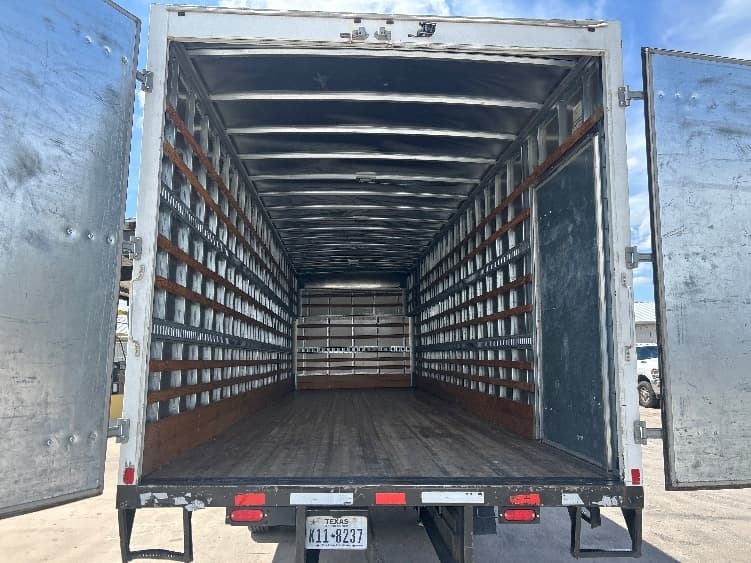 2021 Freightliner M2 106 — photo 8