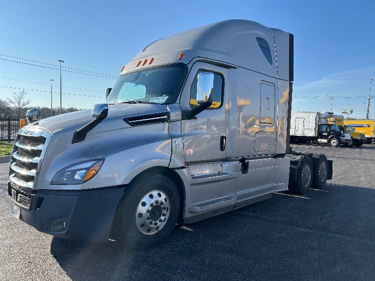 2020 Freightliner Cascadia — photo 3
