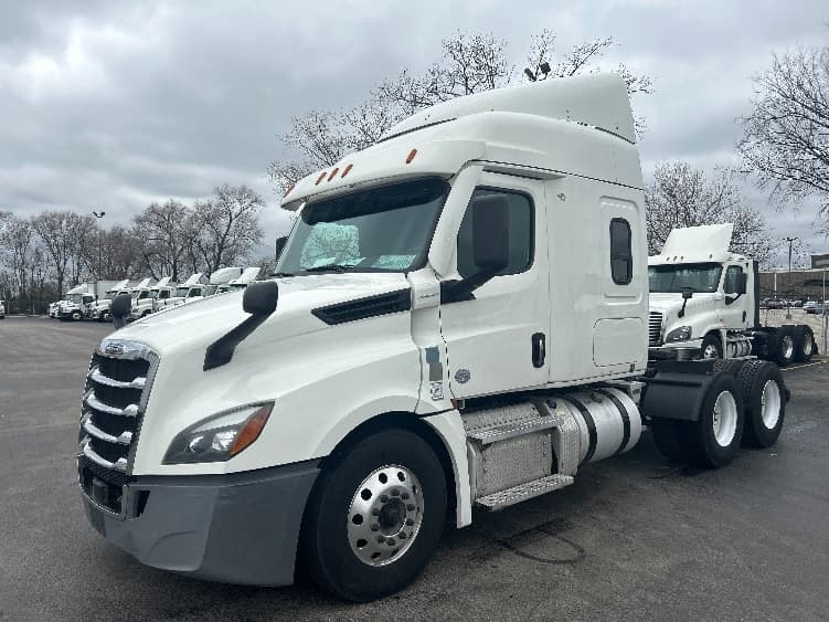 2021 Freightliner Cascadia — photo 3