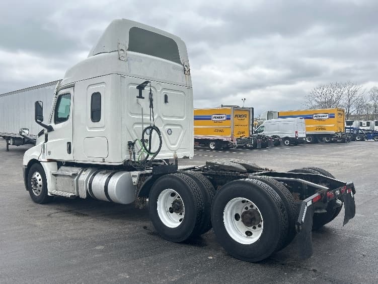 2021 Freightliner Cascadia — photo 5
