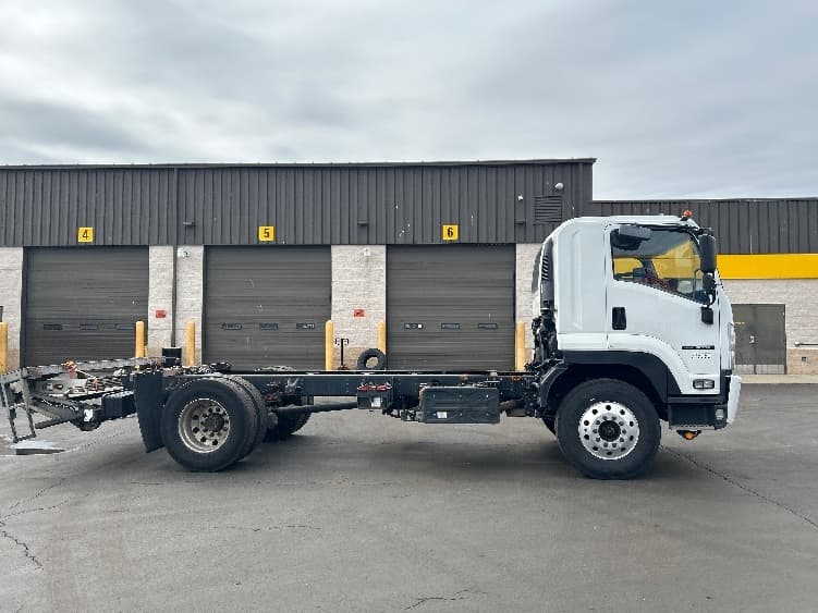 2020 Isuzu FTR — photo 10