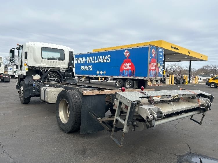 2020 Isuzu FTR — photo 6