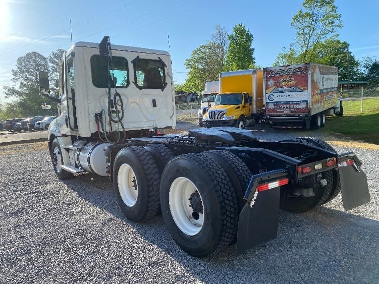2021 Freightliner Cascadia — photo 5