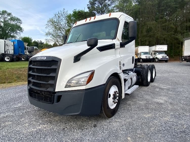2021 Freightliner Cascadia — photo 3