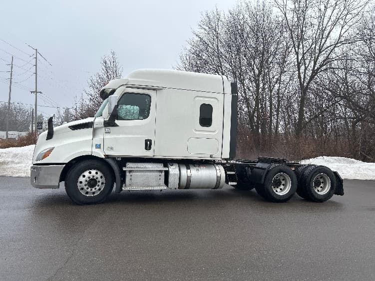 2021 Freightliner Cascadia — photo 4