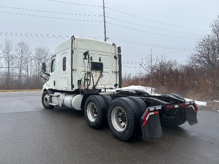 2021 Freightliner Cascadia — photo 5