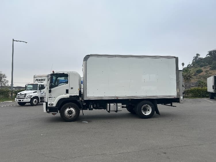 2020 Isuzu FTR — photo 4