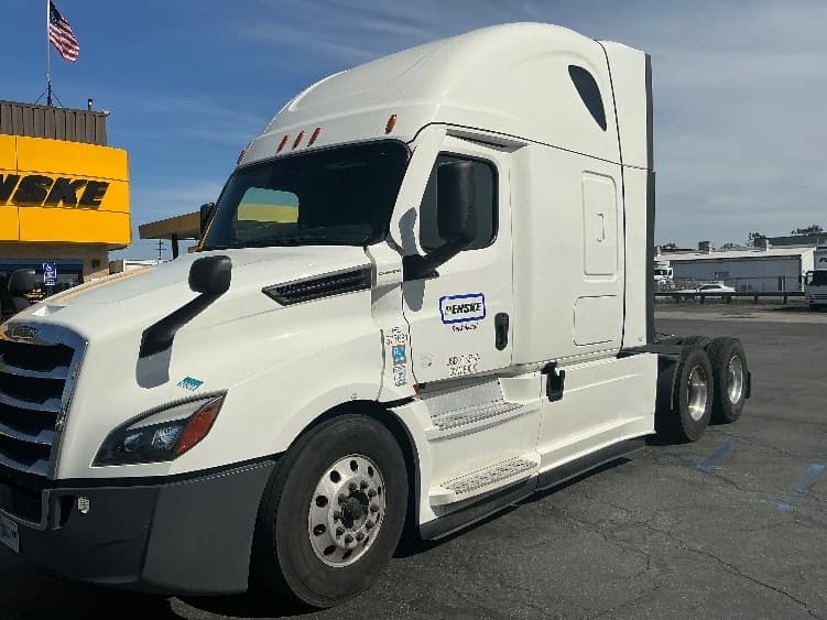 2021 Freightliner Cascadia — photo 3