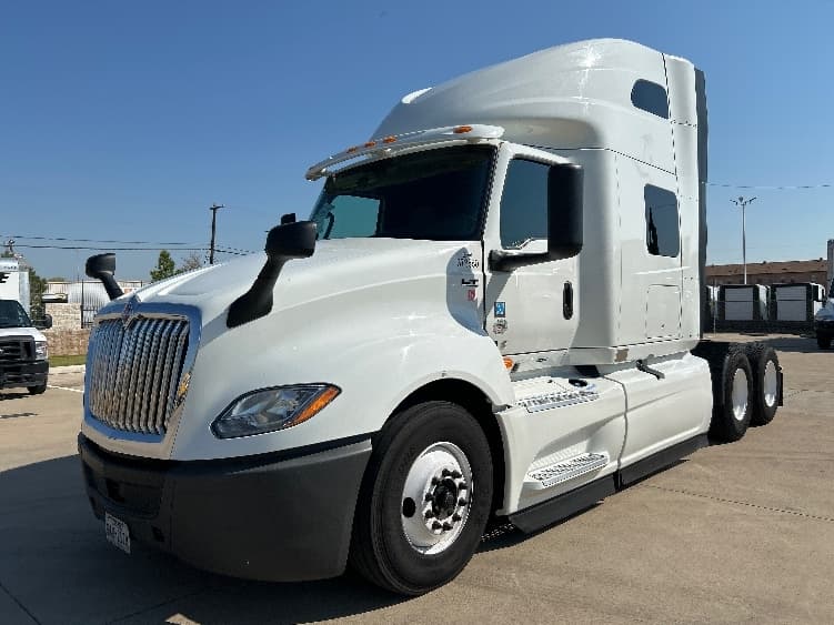 2021 International LT — photo 3