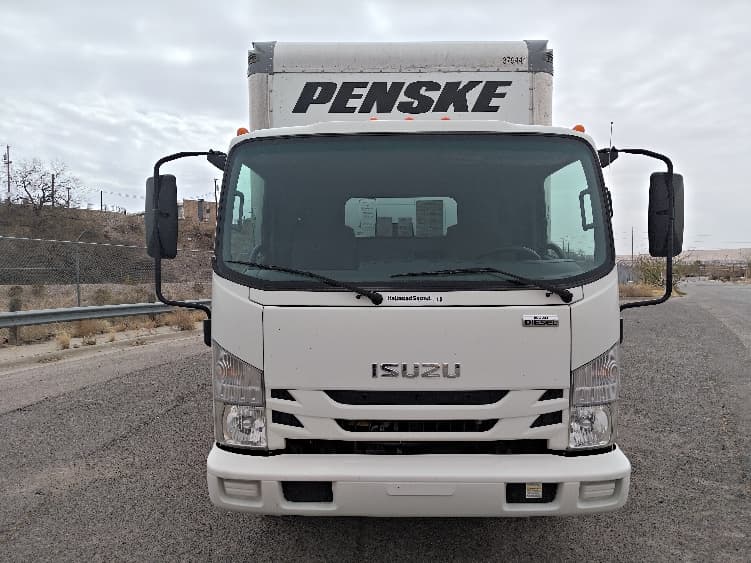 2021 Isuzu NPR — photo 2