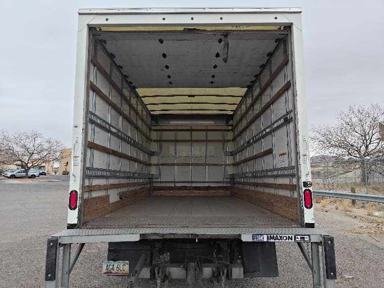 2021 Isuzu NPR — photo 8