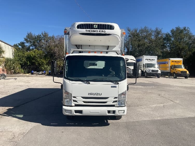 2021 Isuzu NRR — photo 2