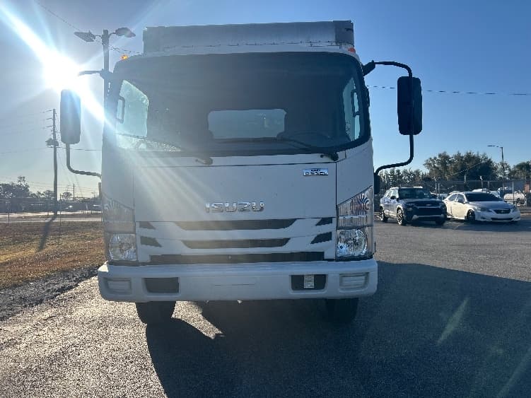 2021 Isuzu NRR — photo 2