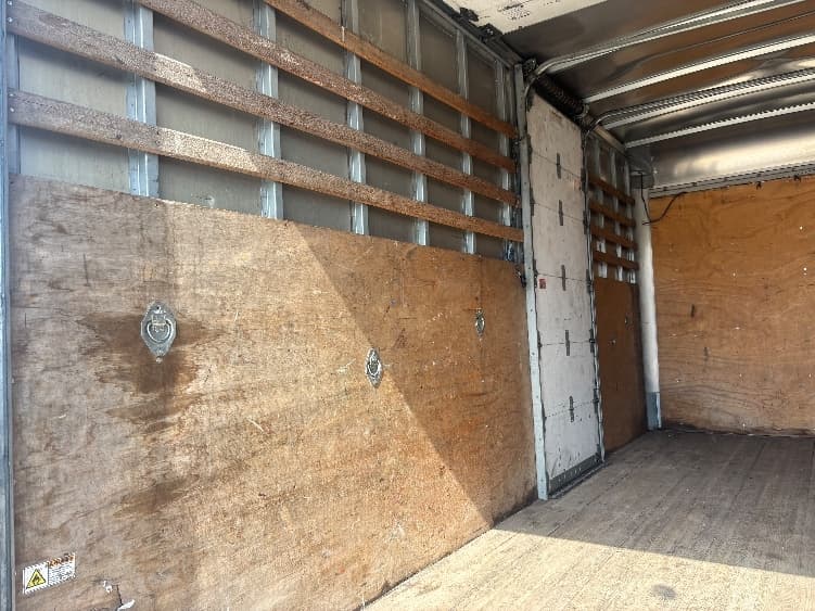 2021 Isuzu NRR — photo 10