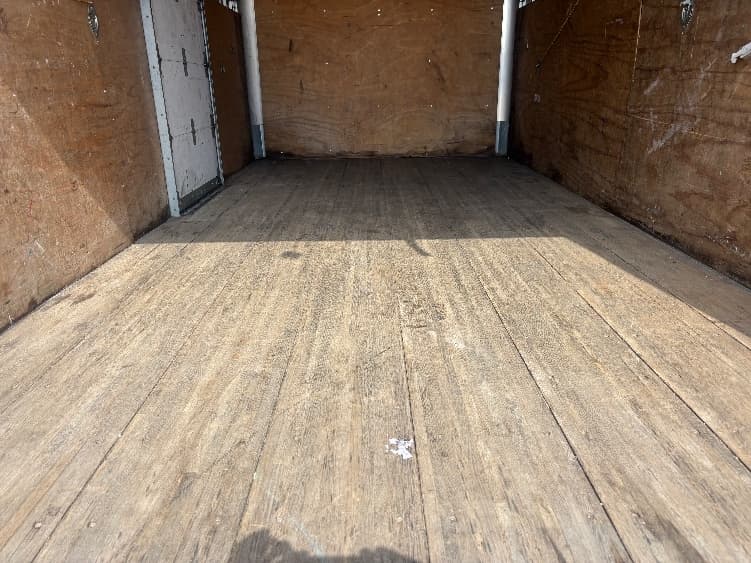 2021 Isuzu NRR — photo 9