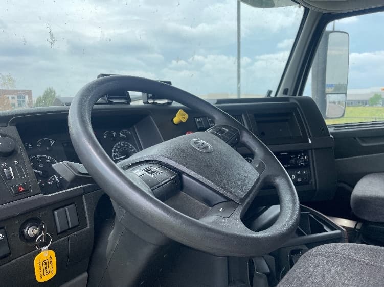 2021 Volvo VNL 760 — photo 10