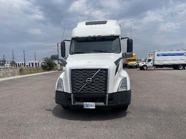 2021 Volvo VNL 760 — photo 2